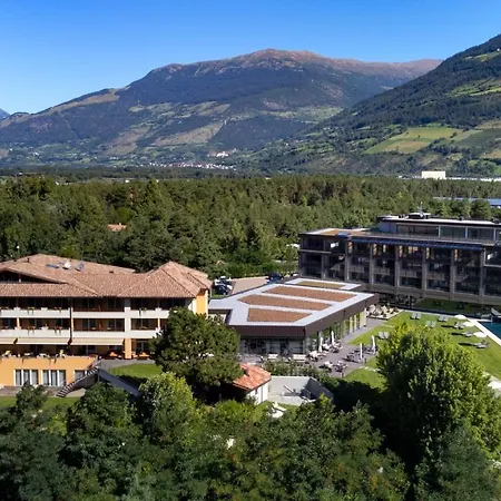 Garden Park 4*